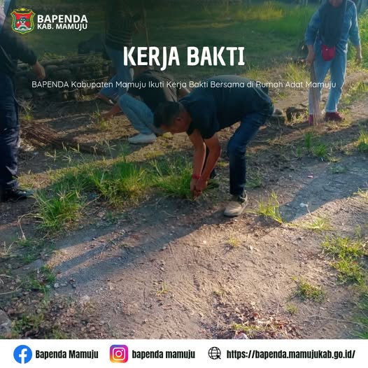 BAPENDA Kabupaten Mamuju Ikuti Kerja Bakti Bersama di Rumah Adat Mamuju